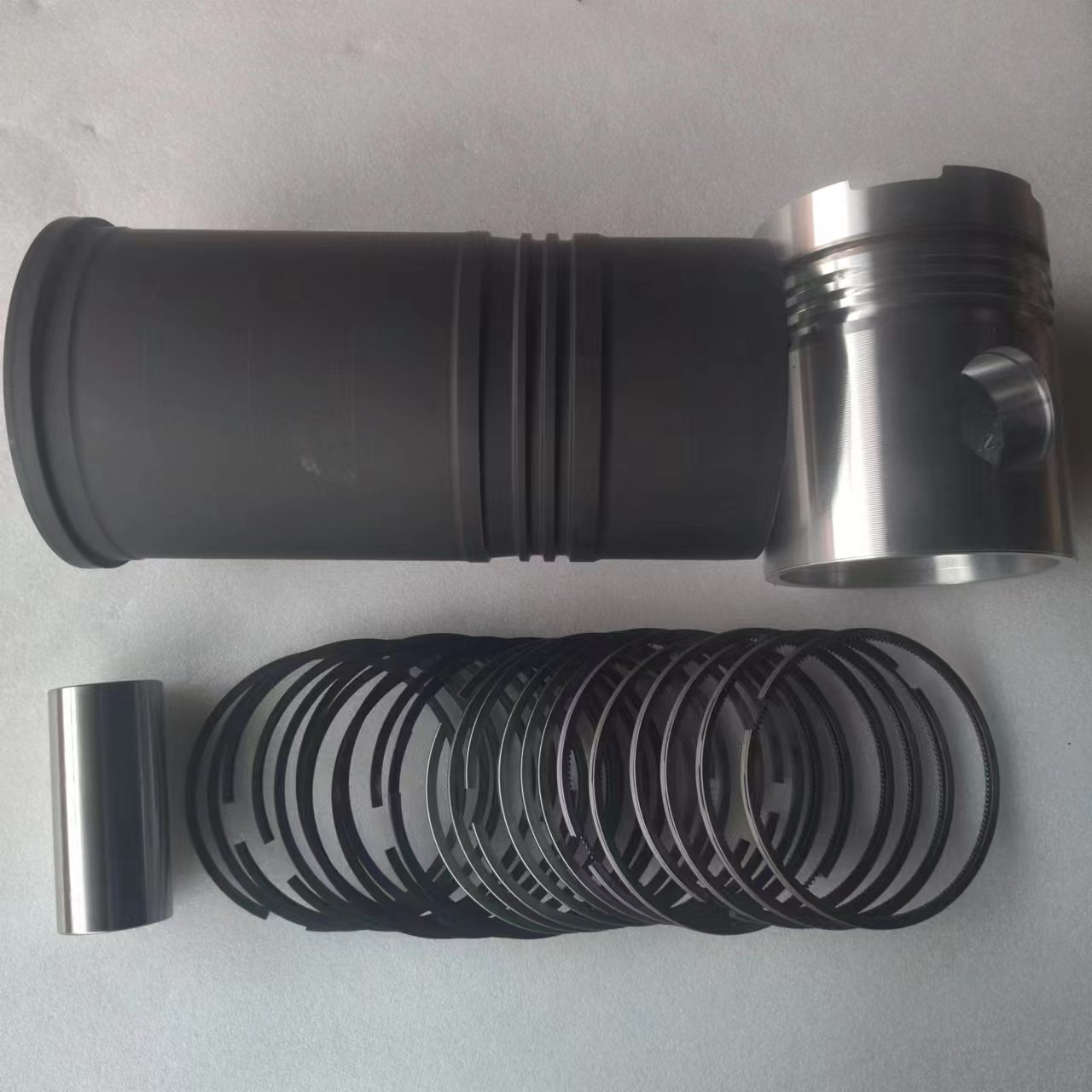 Excavator Spare Parts New Machinery Engine Parts Cylinder Head Liner Kit Piston for Weichai WD618 WD615 WD411 VG1540010006